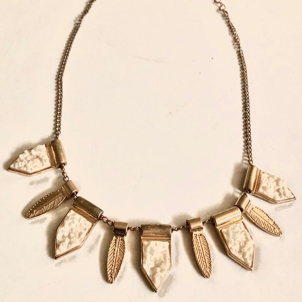 Statement necklace - Picture 12 of 16
